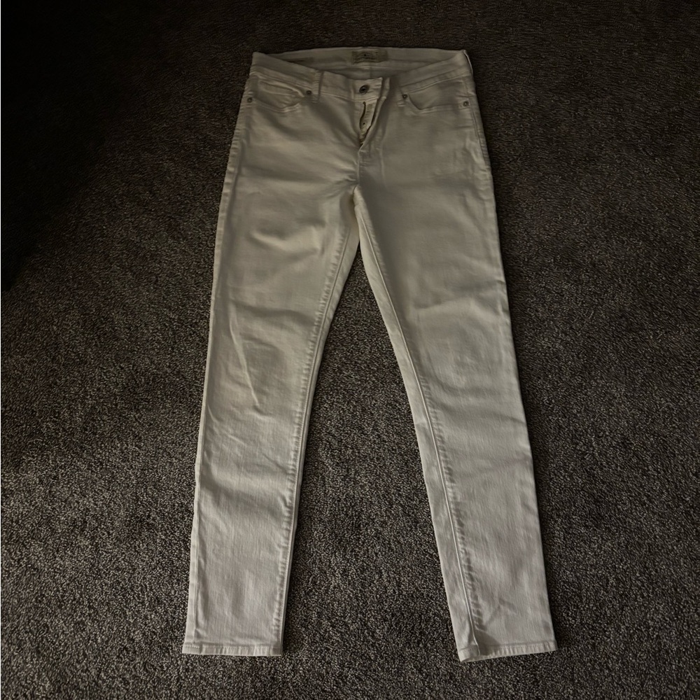 Lucky Brand white Skinny Jeans- Size 28